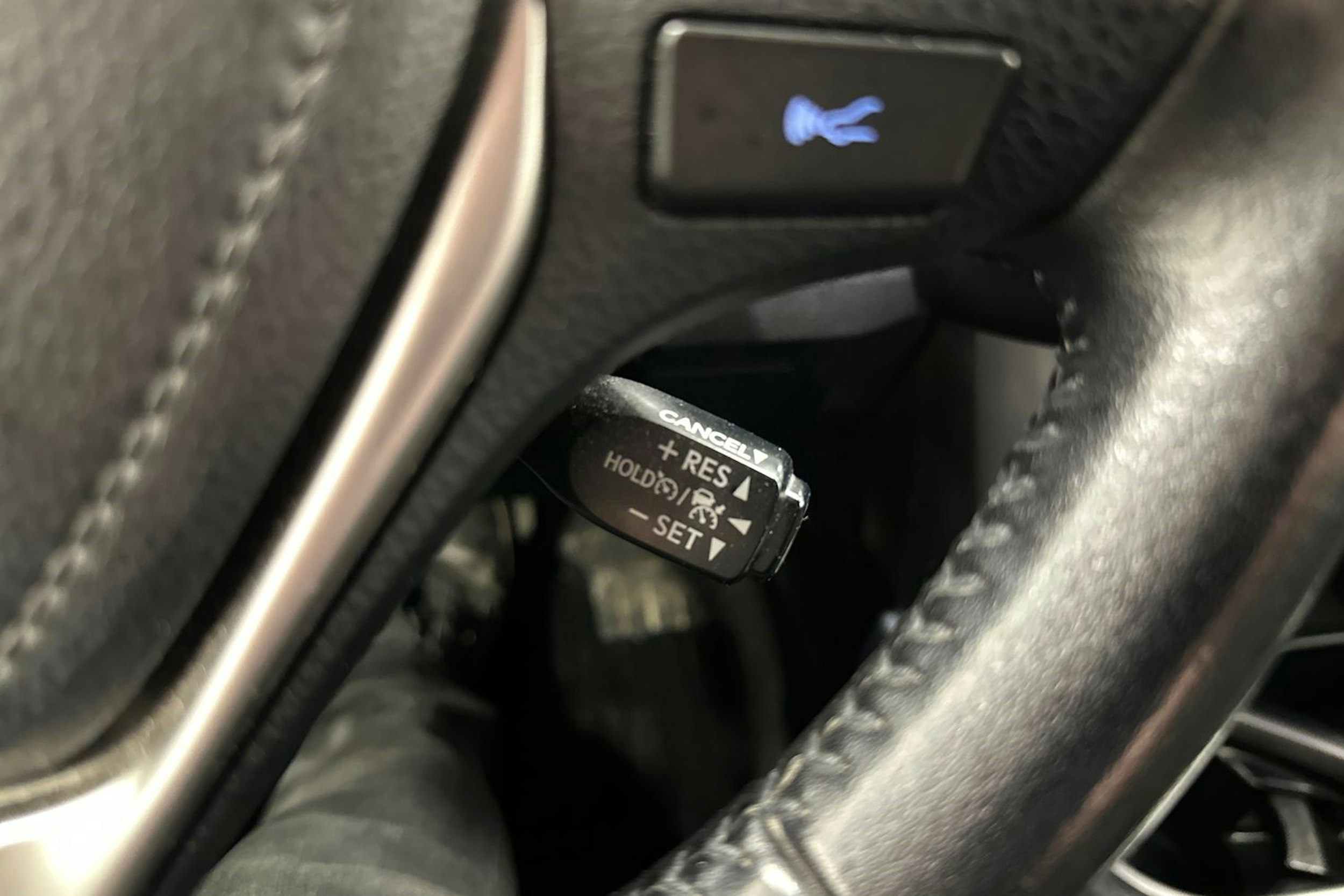 harmaa Toyota RAV4 2016 kuva 21.