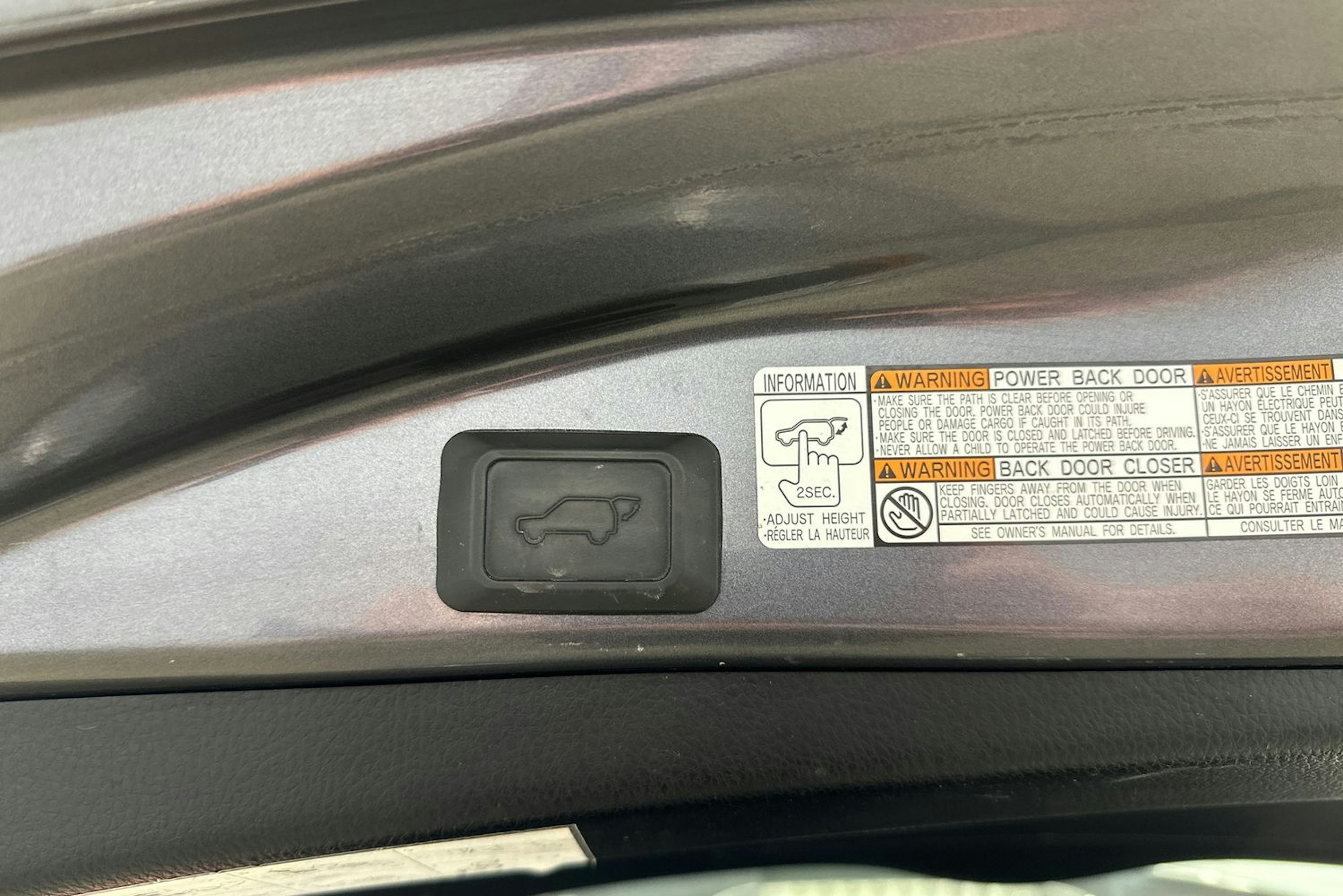 harmaa Toyota RAV4 2016 kuva 26.
