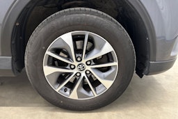 harmaa Toyota RAV4 2016 kuva 27.