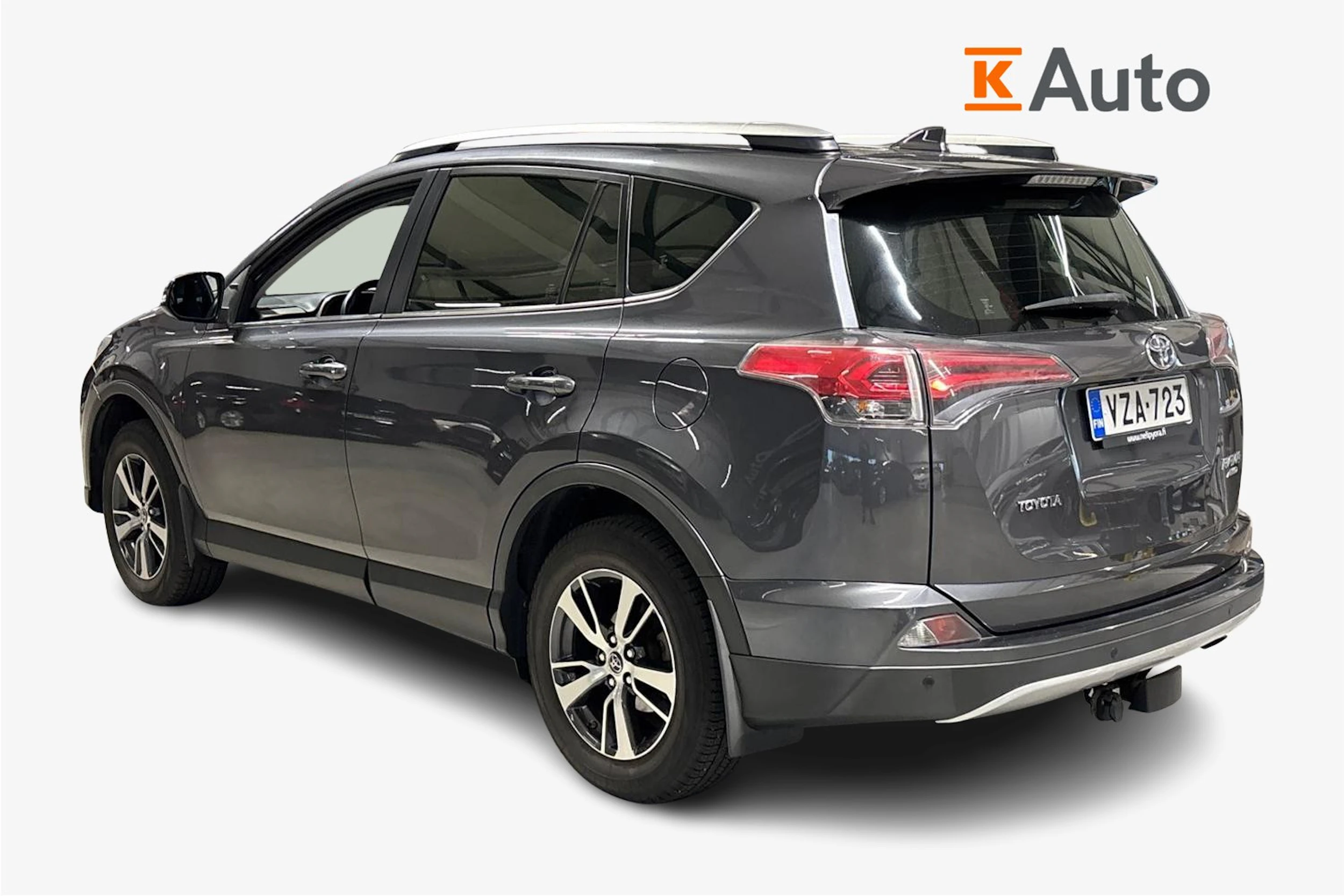 harmaa Toyota RAV4 2016 kuva 2.