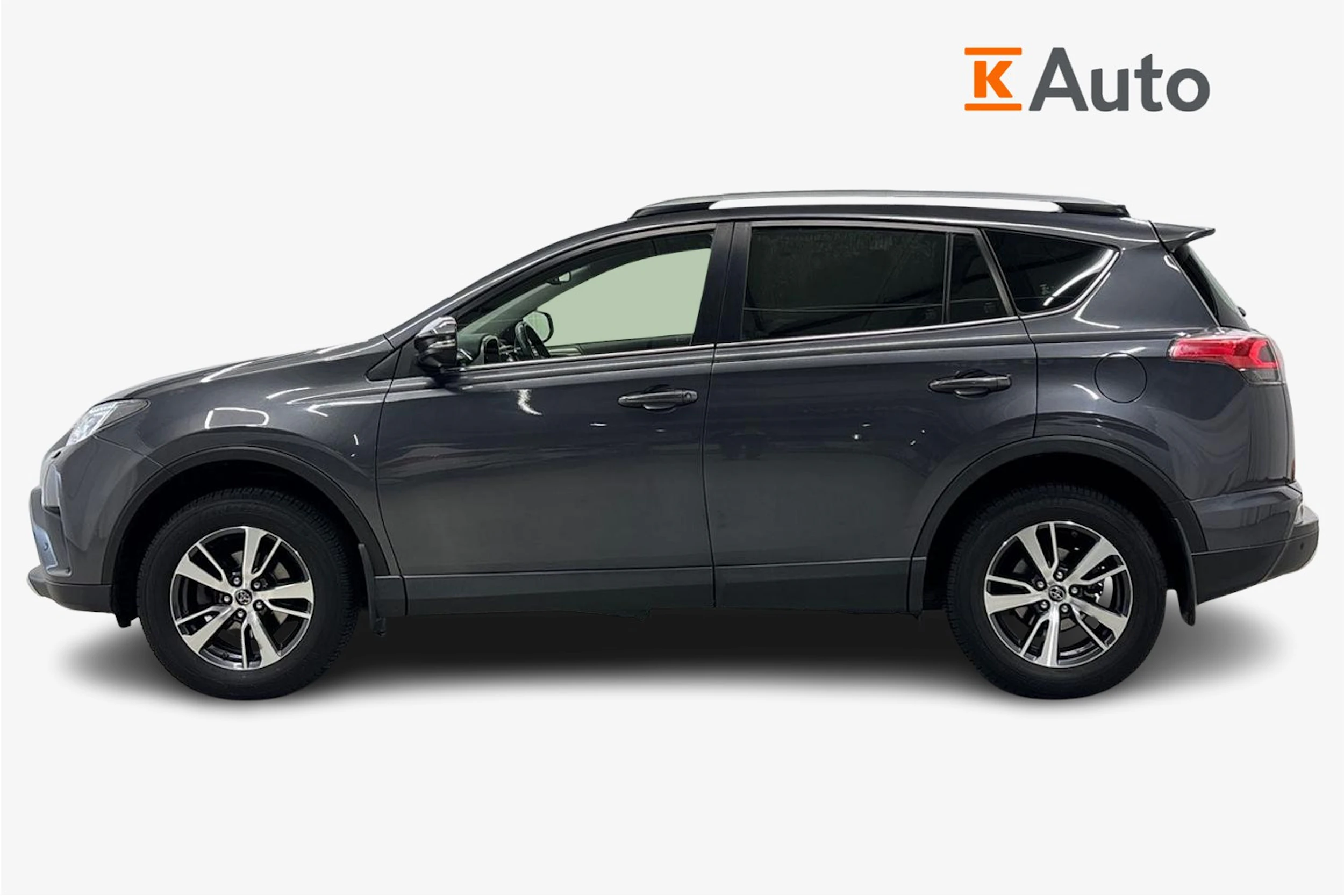 harmaa Toyota RAV4 2016 kuva 5.
