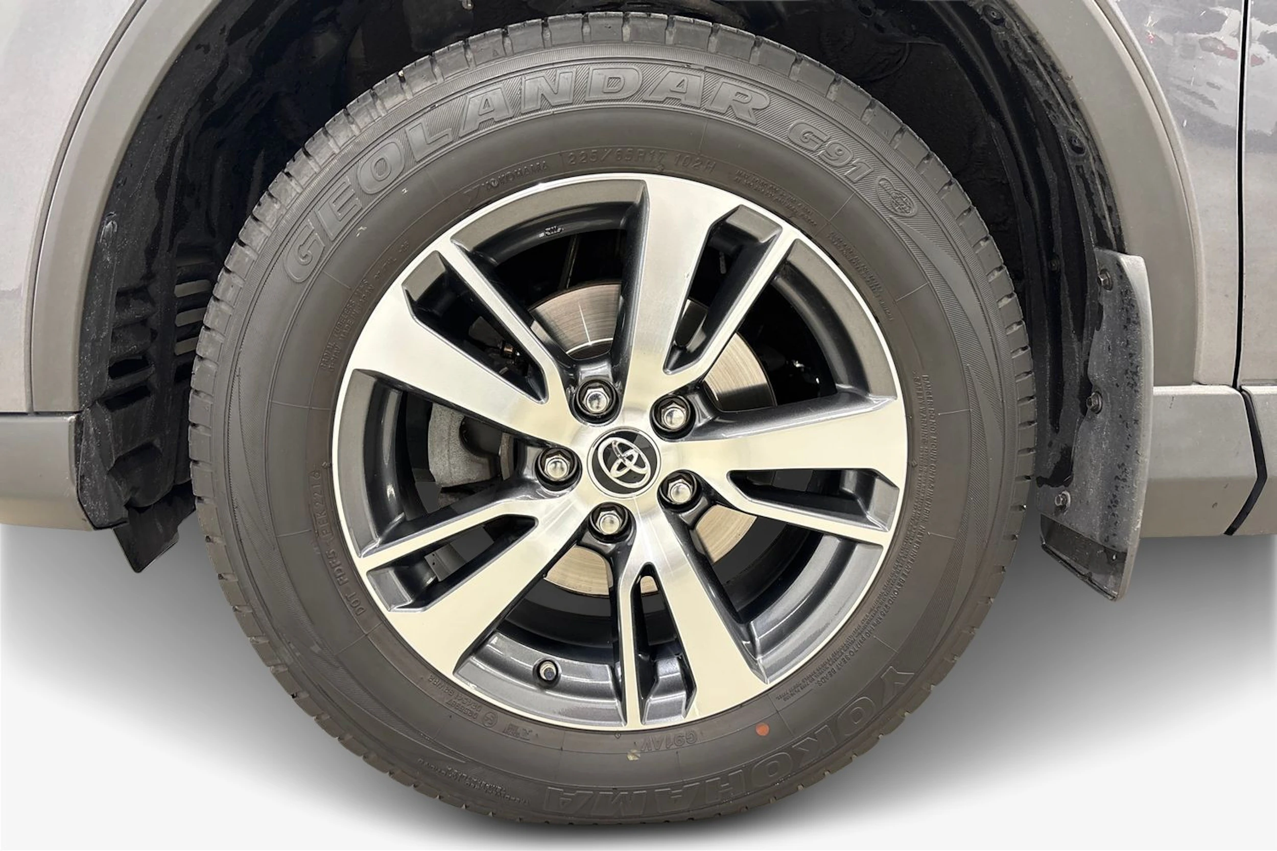 harmaa Toyota RAV4 2016 kuva 9.