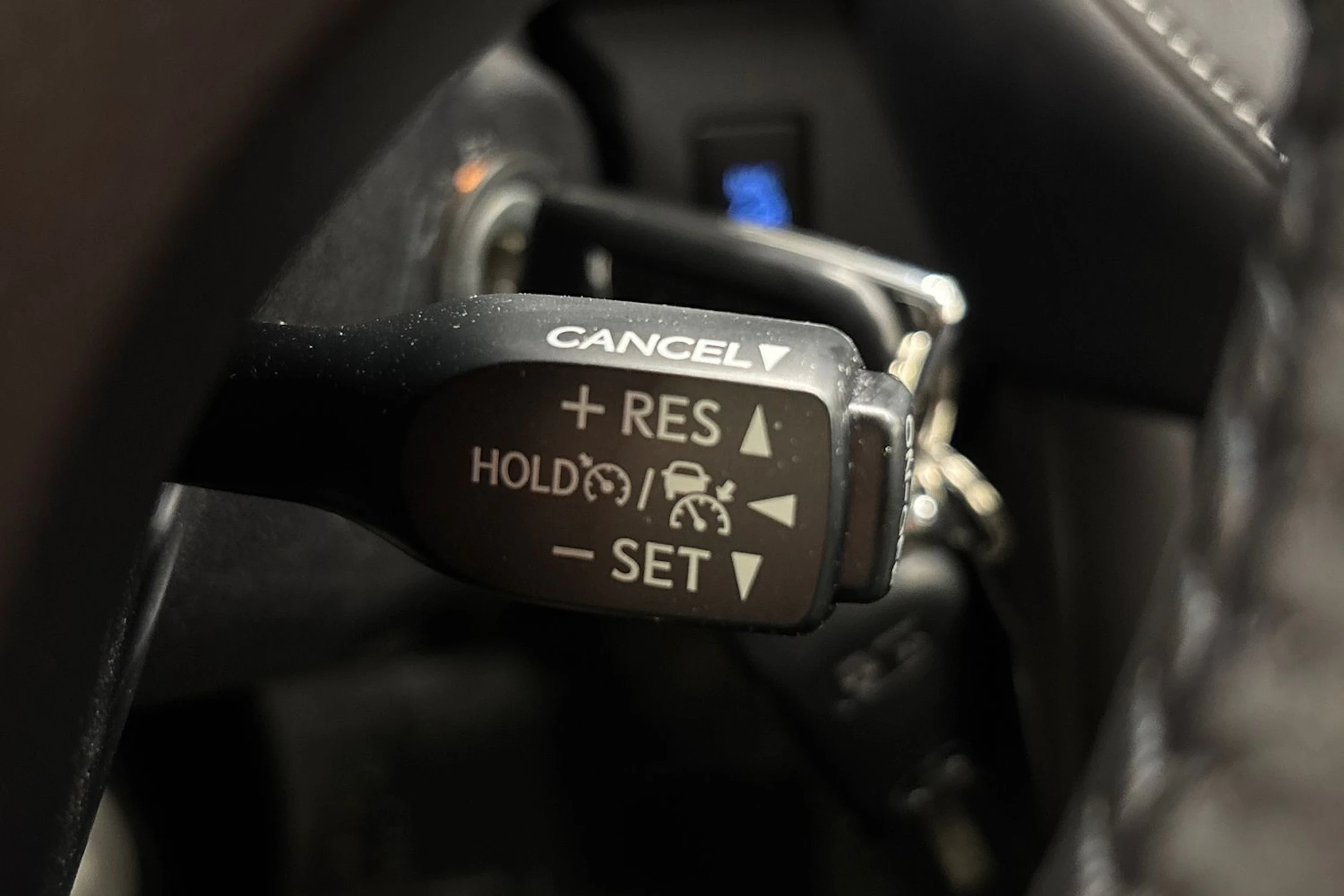 harmaa Toyota RAV4 2016 kuva 14.