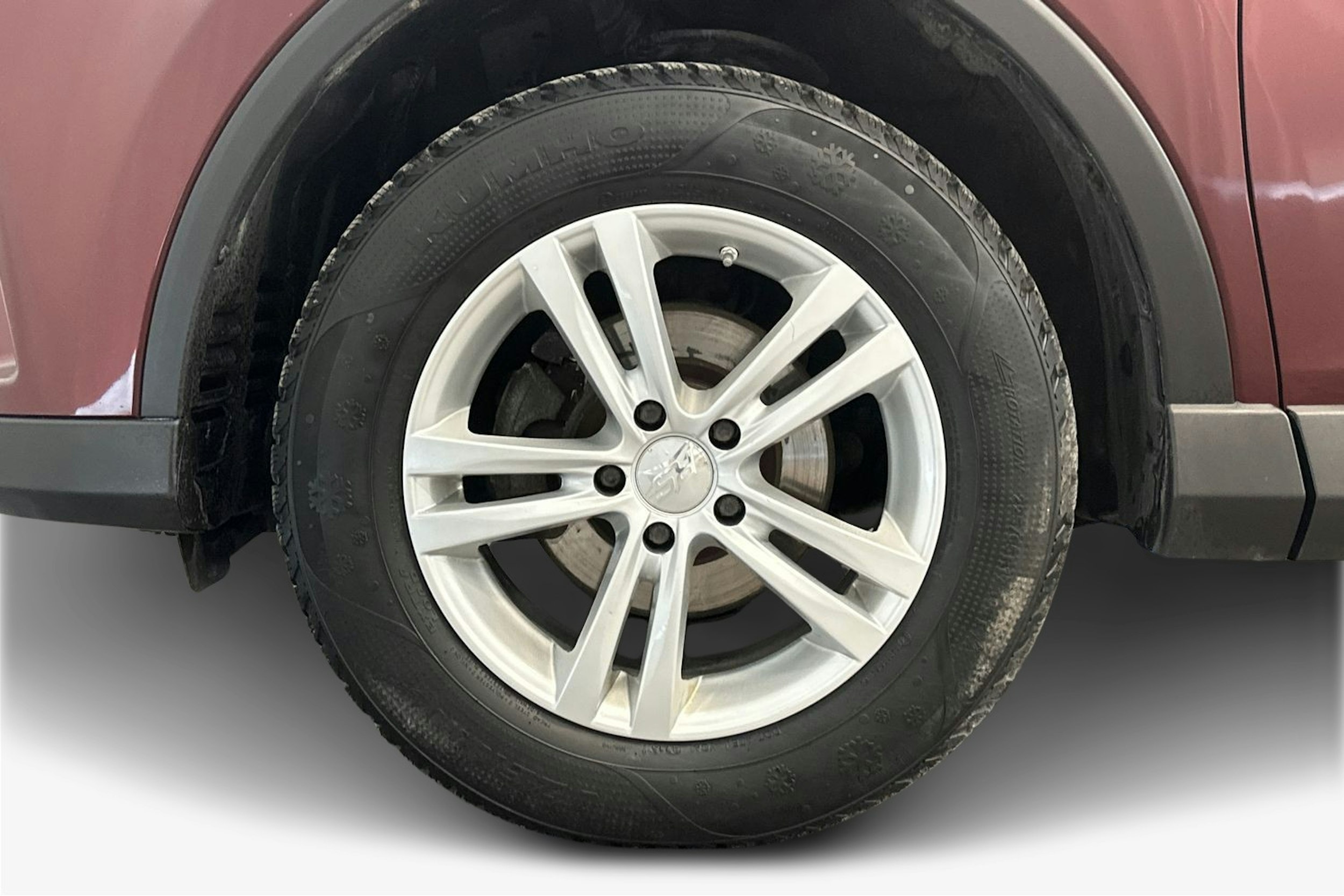 punainen Toyota RAV4 2016 kuva 9.