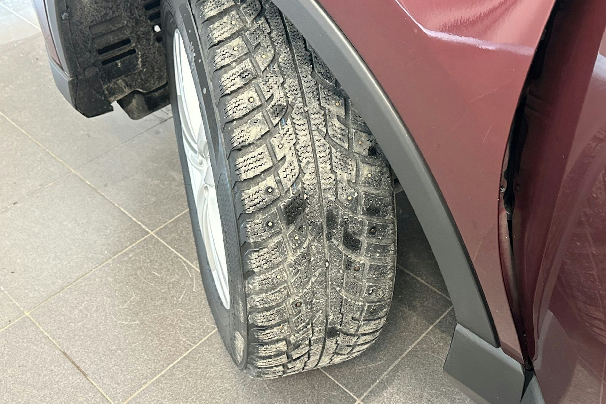 punainen Toyota RAV4 2016 kuva 10.