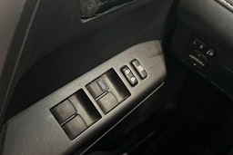 punainen Toyota RAV4 2016 kuva 14.