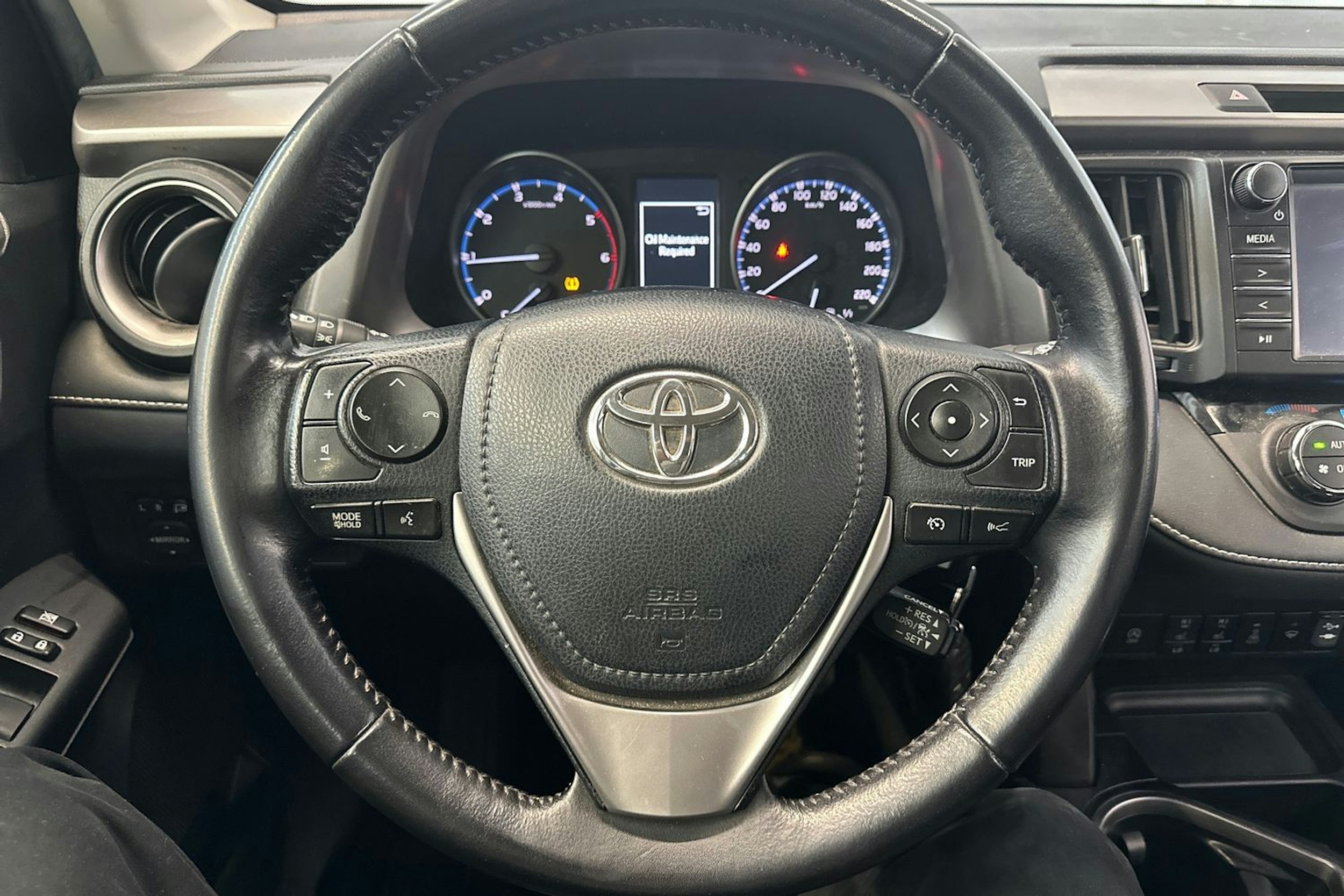 punainen Toyota RAV4 2016 kuva 16.
