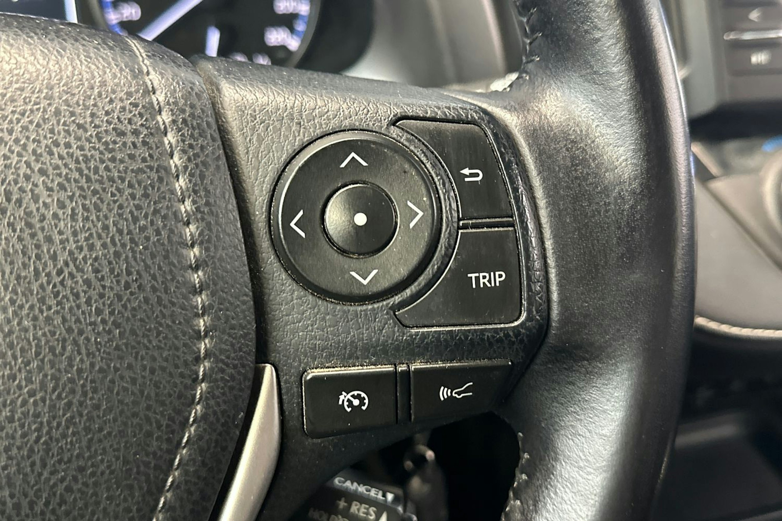 punainen Toyota RAV4 2016 kuva 18.