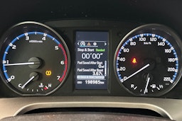 punainen Toyota RAV4 2016 kuva 21.