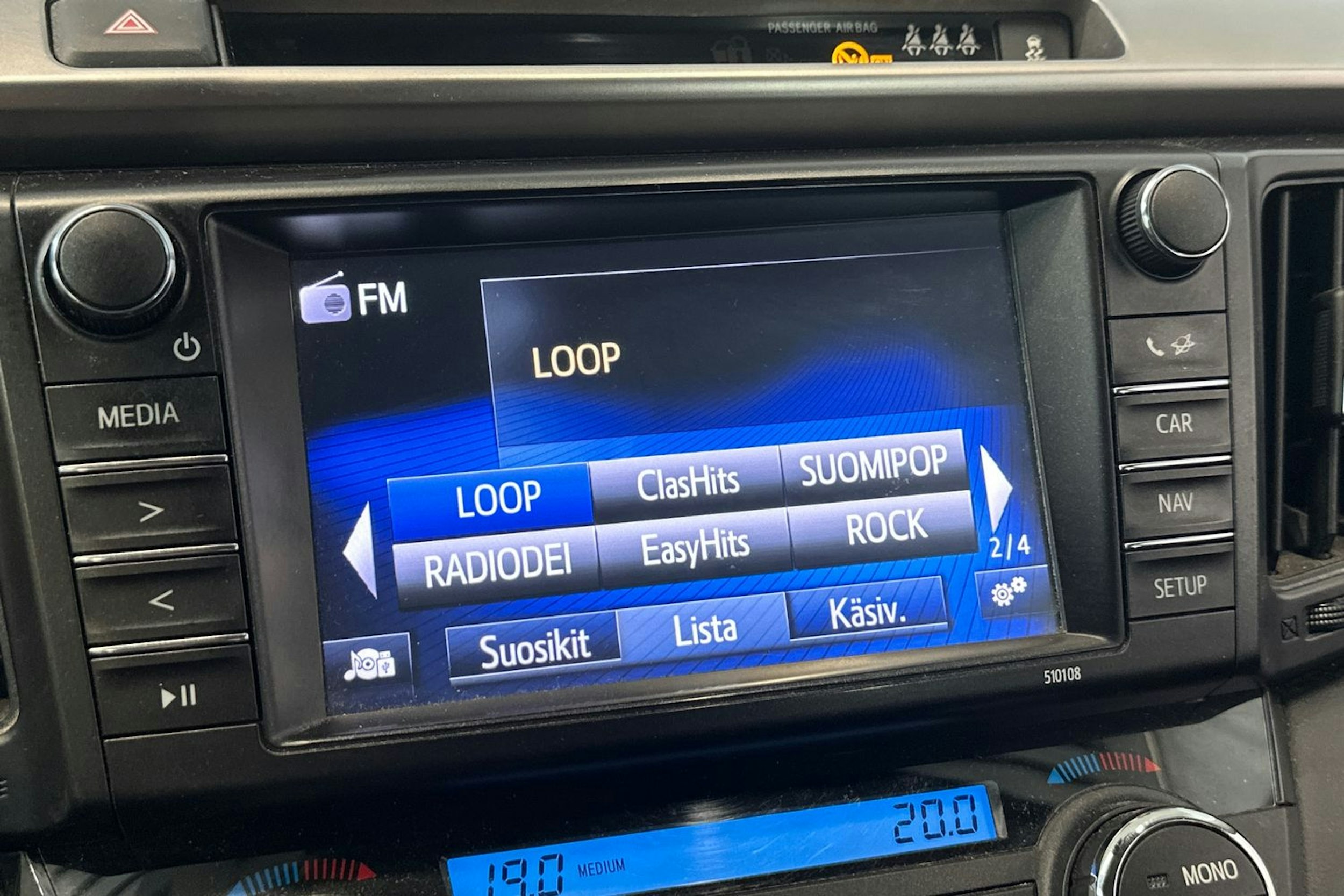 punainen Toyota RAV4 2016 kuva 22.