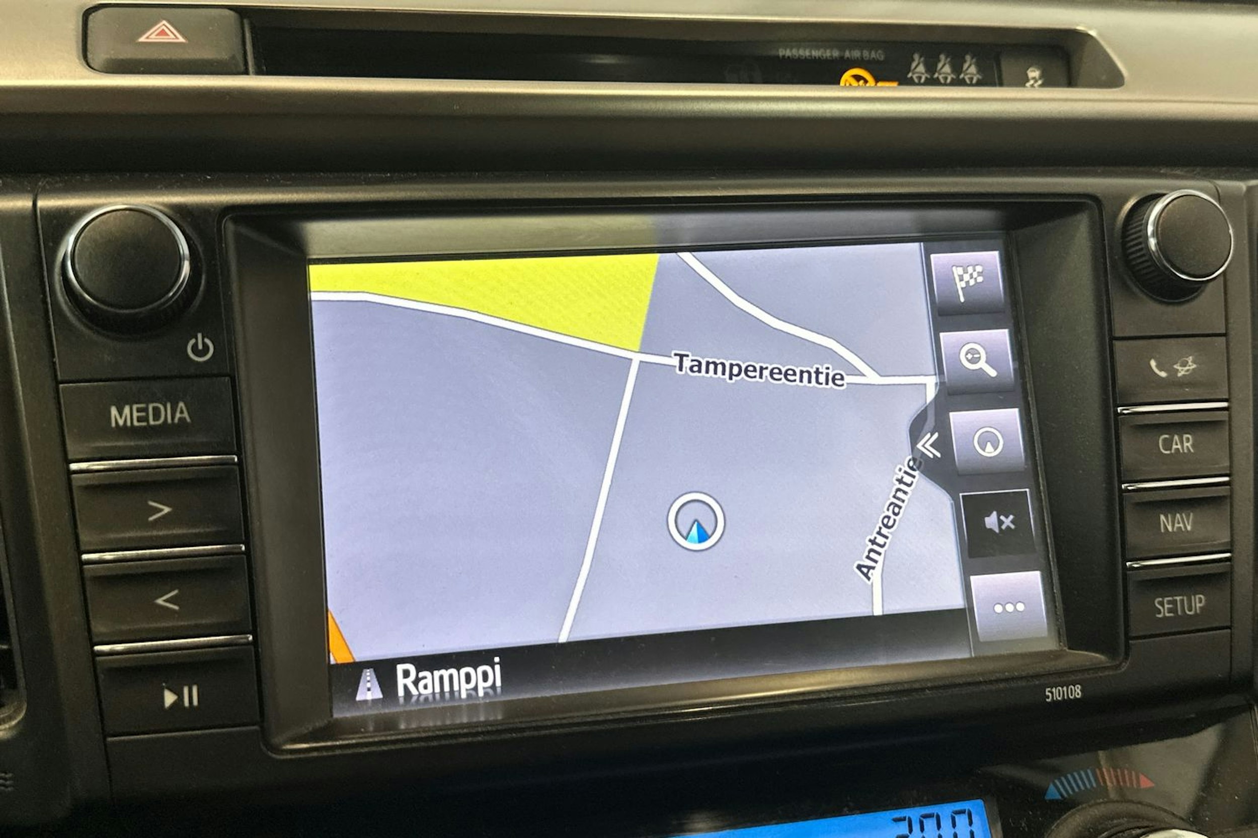 punainen Toyota RAV4 2016 kuva 23.