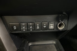 punainen Toyota RAV4 2016 kuva 26.