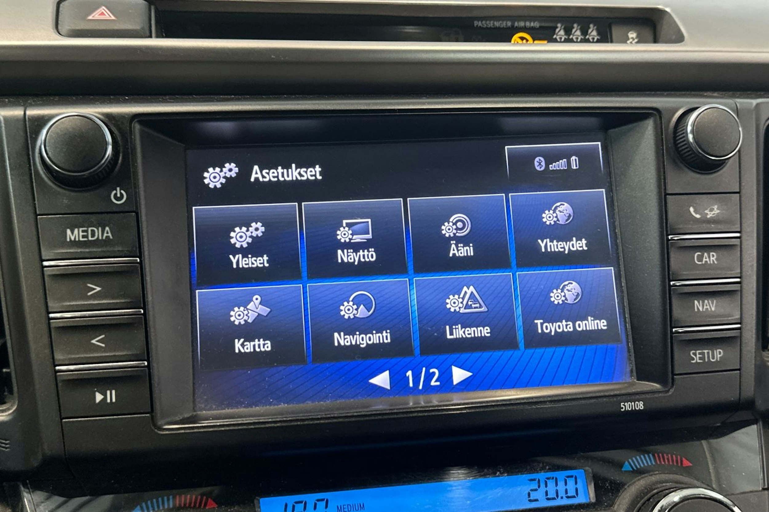 punainen Toyota RAV4 2016 kuva 28.