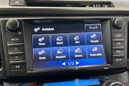 punainen Toyota RAV4 2016 kuva 28.