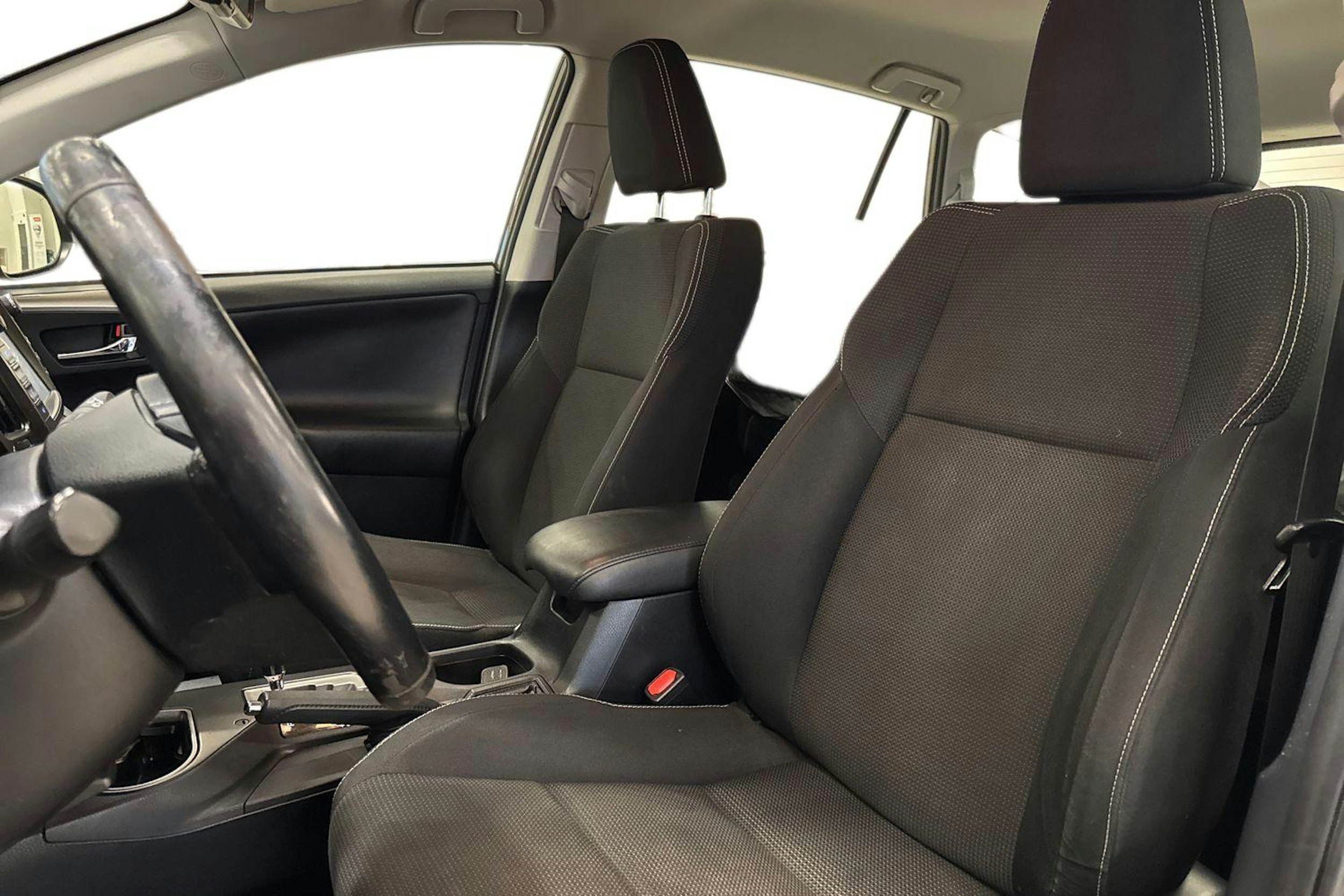 ruskea (beige) Toyota RAV4 2017 kuva 8.