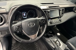 harmaa Toyota RAV4 2017 kuva 11.