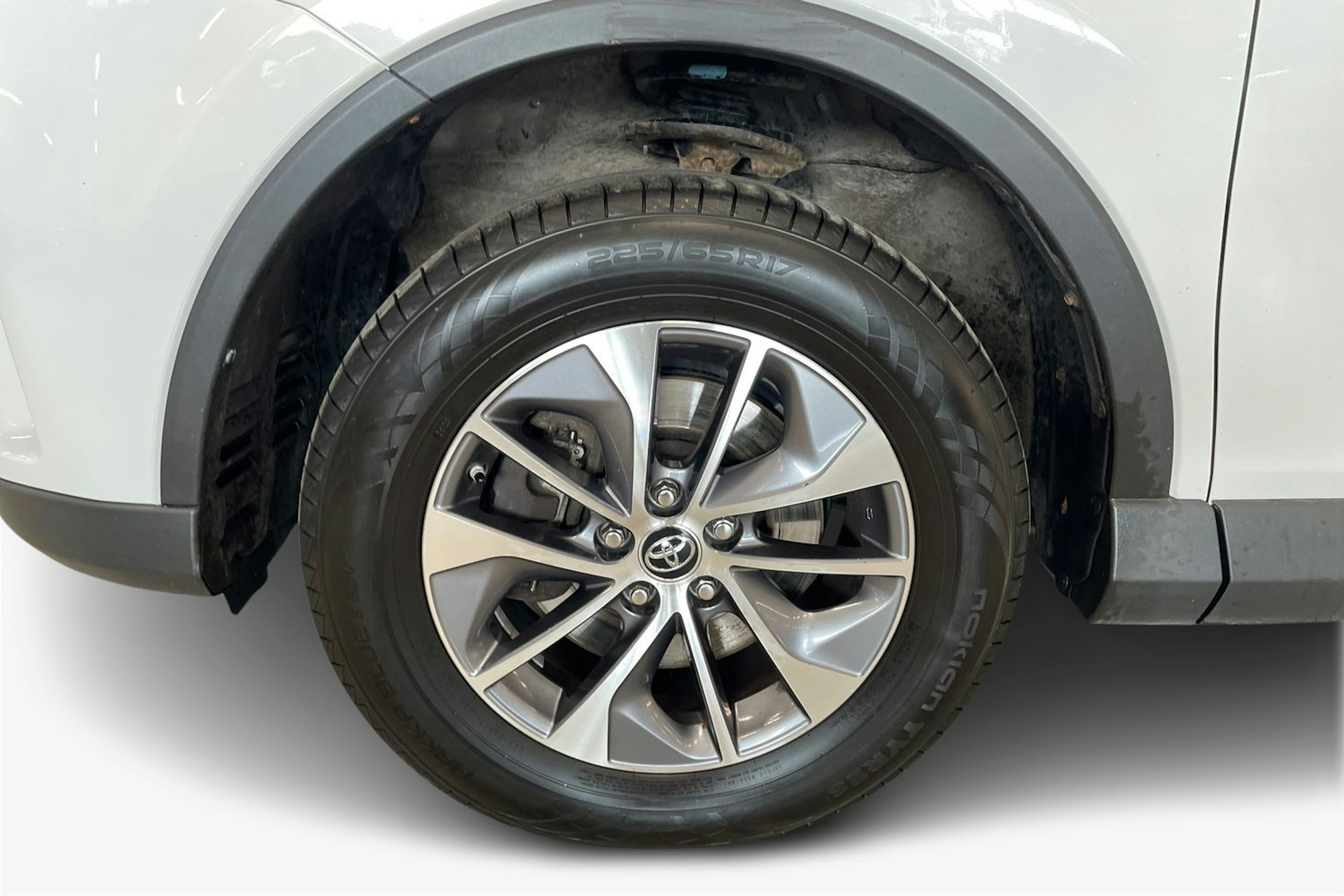valkoinen Toyota RAV4 2017 kuva 11.