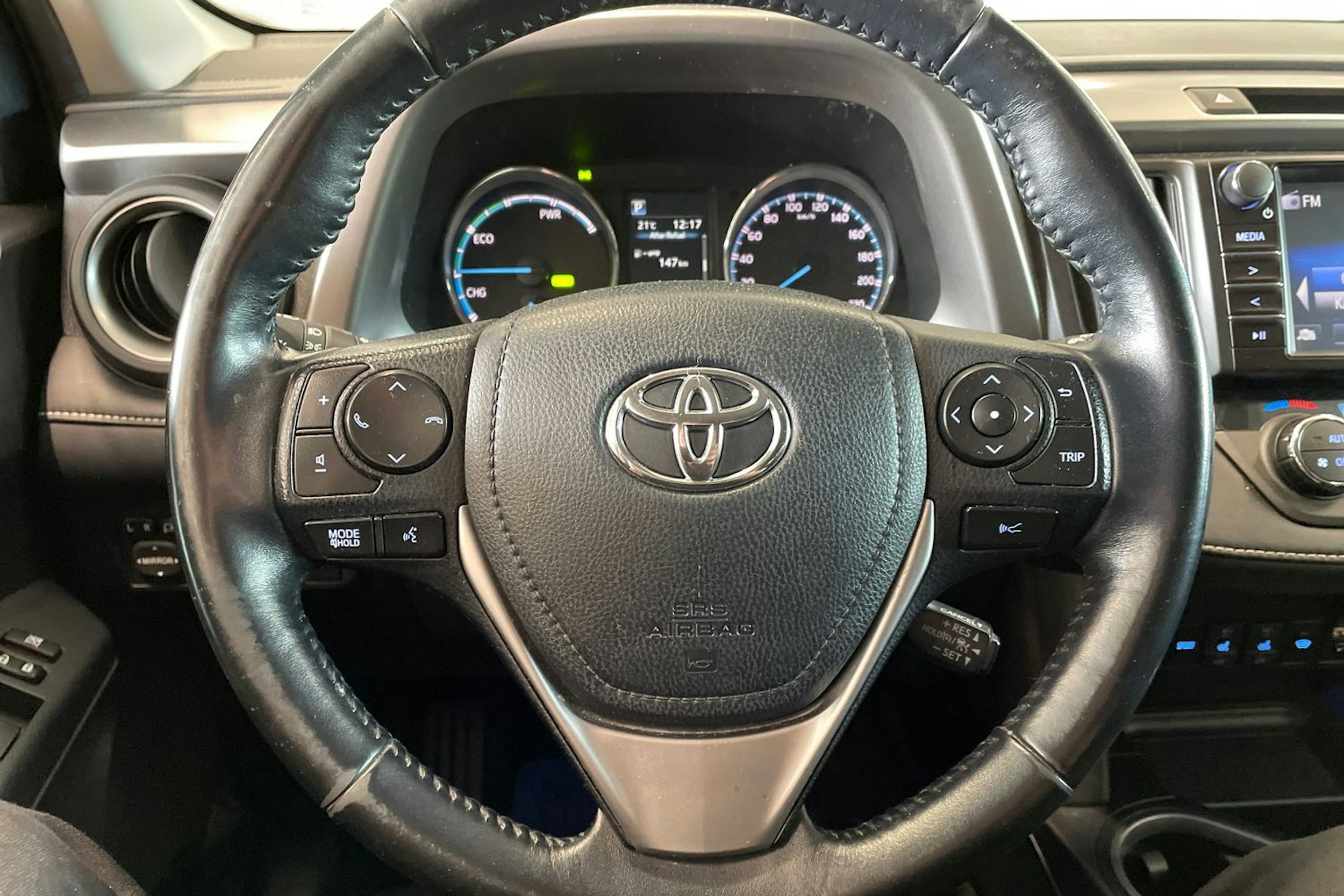 valkoinen Toyota RAV4 2017 kuva 16.