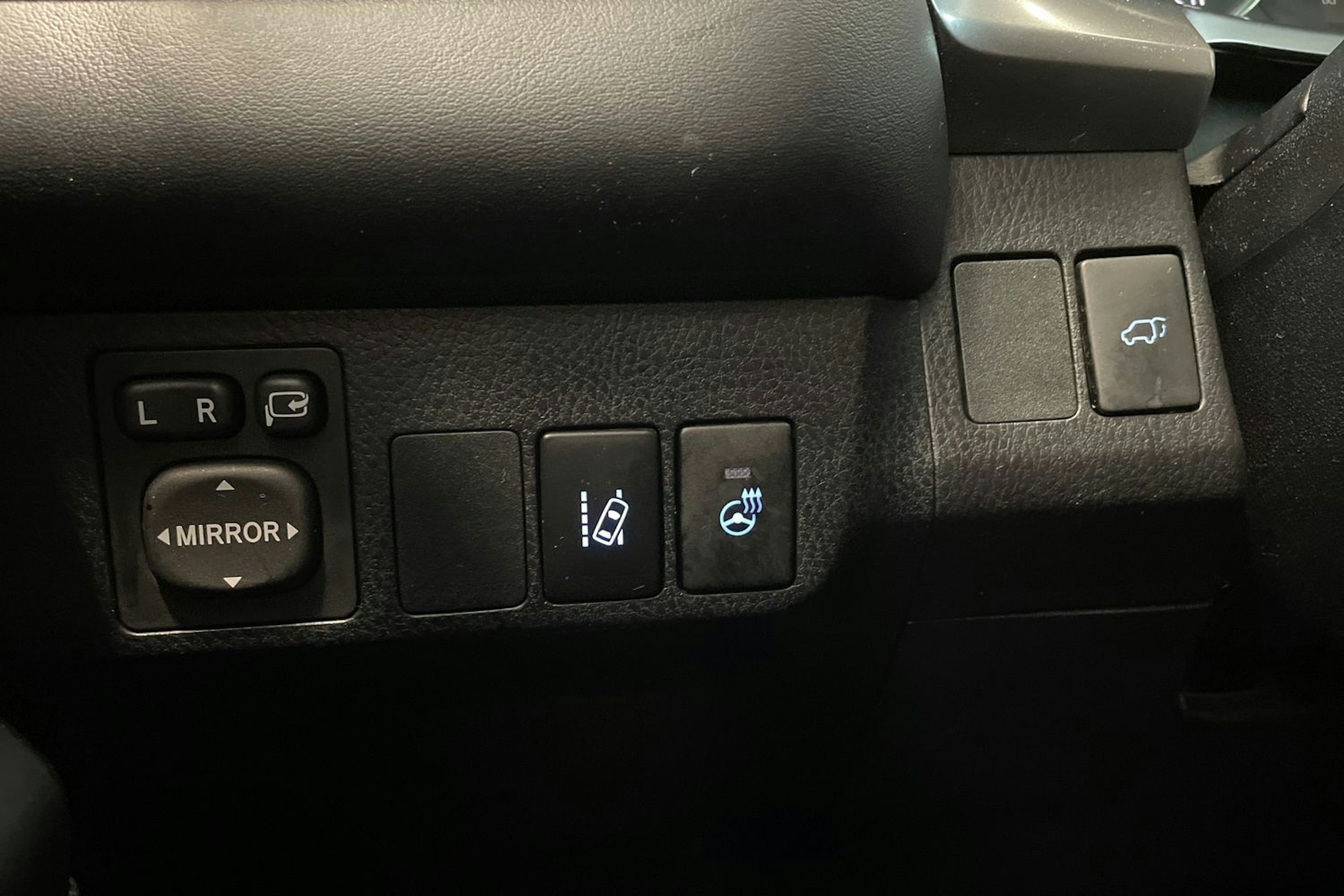 valkoinen Toyota RAV4 2017 kuva 21.
