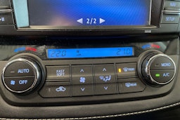 valkoinen Toyota RAV4 2017 kuva 27.