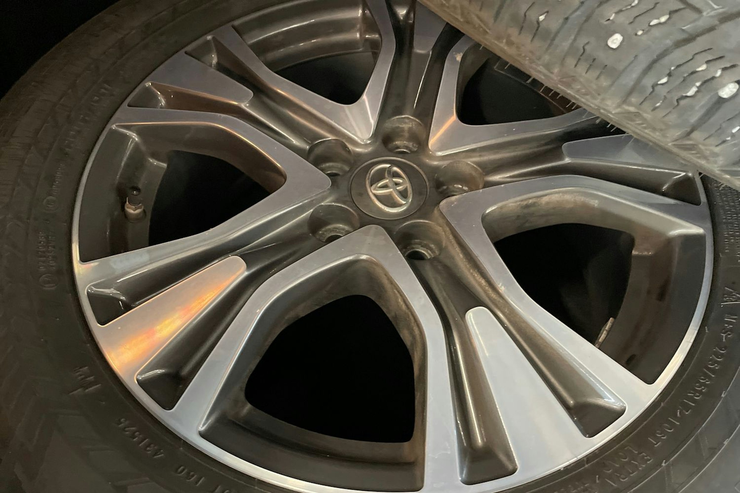 valkoinen Toyota RAV4 2017 kuva 34.