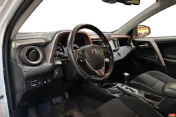 valkoinen Toyota RAV4 2017 kuva 3.