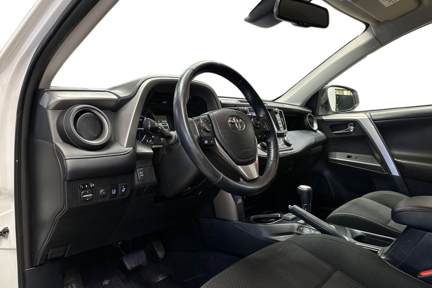 Toyota RAV4 2017, photo 6/23
