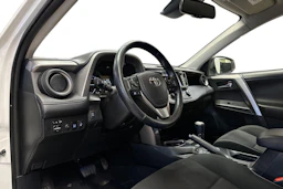 valkoinen Toyota RAV4 2017 kuva 6.