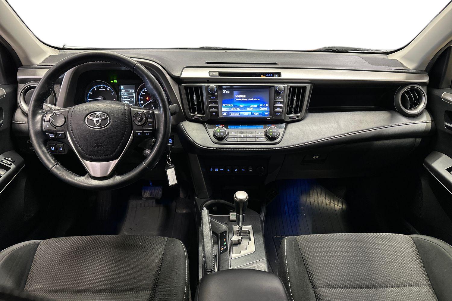 Toyota RAV4 2017, photo 7/23