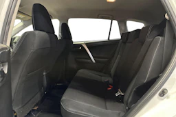 valkoinen Toyota RAV4 2017 kuva 8.