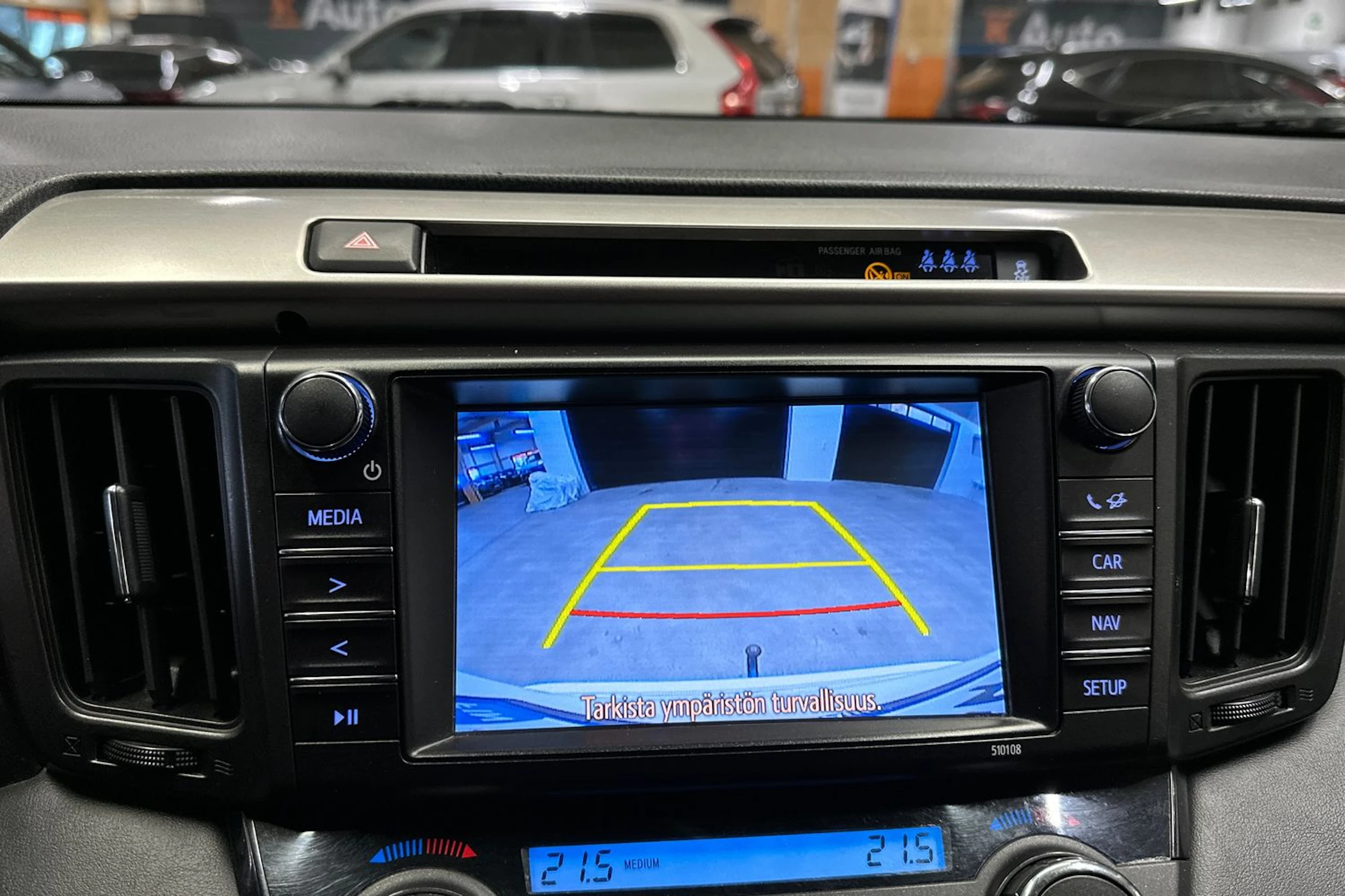 valkoinen Toyota RAV4 2017 kuva 12.