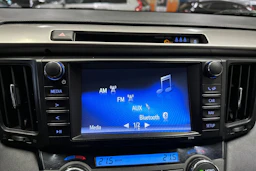 valkoinen Toyota RAV4 2017 kuva 13.