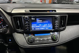 valkoinen Toyota RAV4 2017 kuva 14.