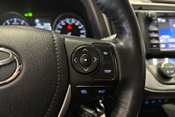 valkoinen Toyota RAV4 2017 kuva 19.