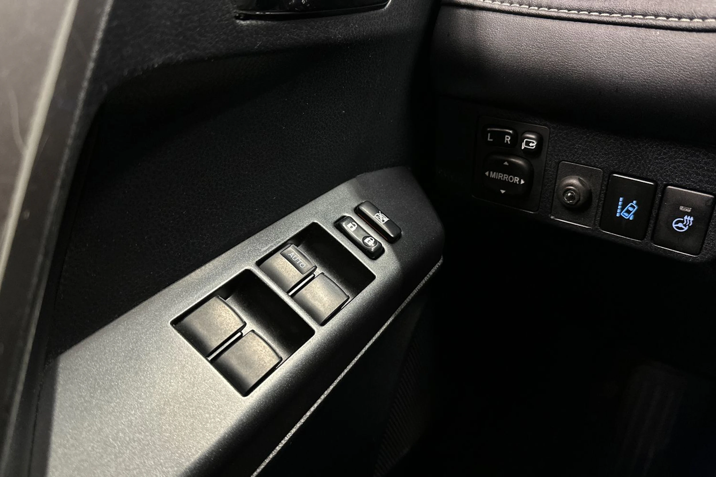 valkoinen Toyota RAV4 2017 kuva 22.