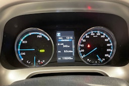 punainen Toyota RAV4 2017 kuva 15.