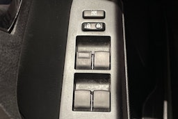 punainen Toyota RAV4 2017 kuva 22.