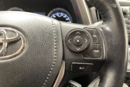 punainen Toyota RAV4 2017 kuva 24.