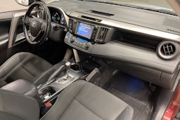 punainen Toyota RAV4 2017 kuva 26.
