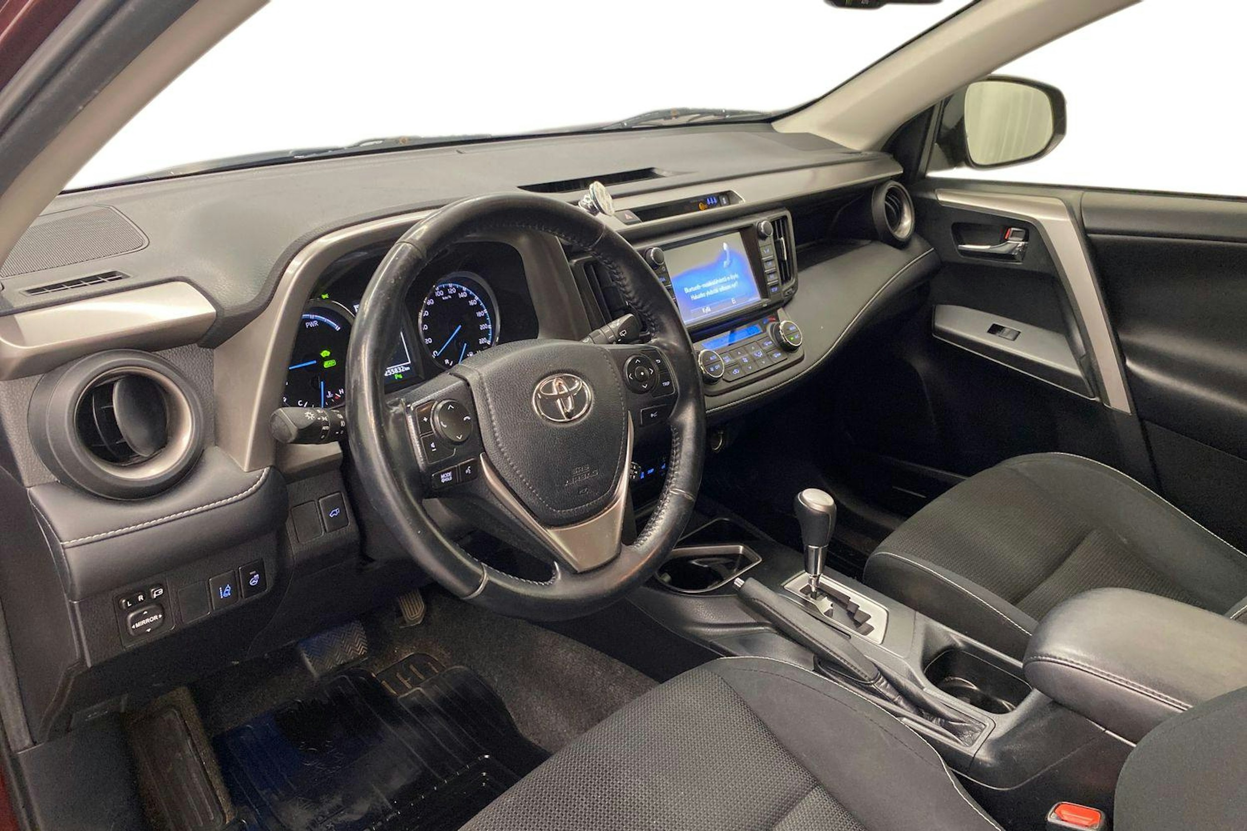 punainen Toyota RAV4 2017 kuva 7.