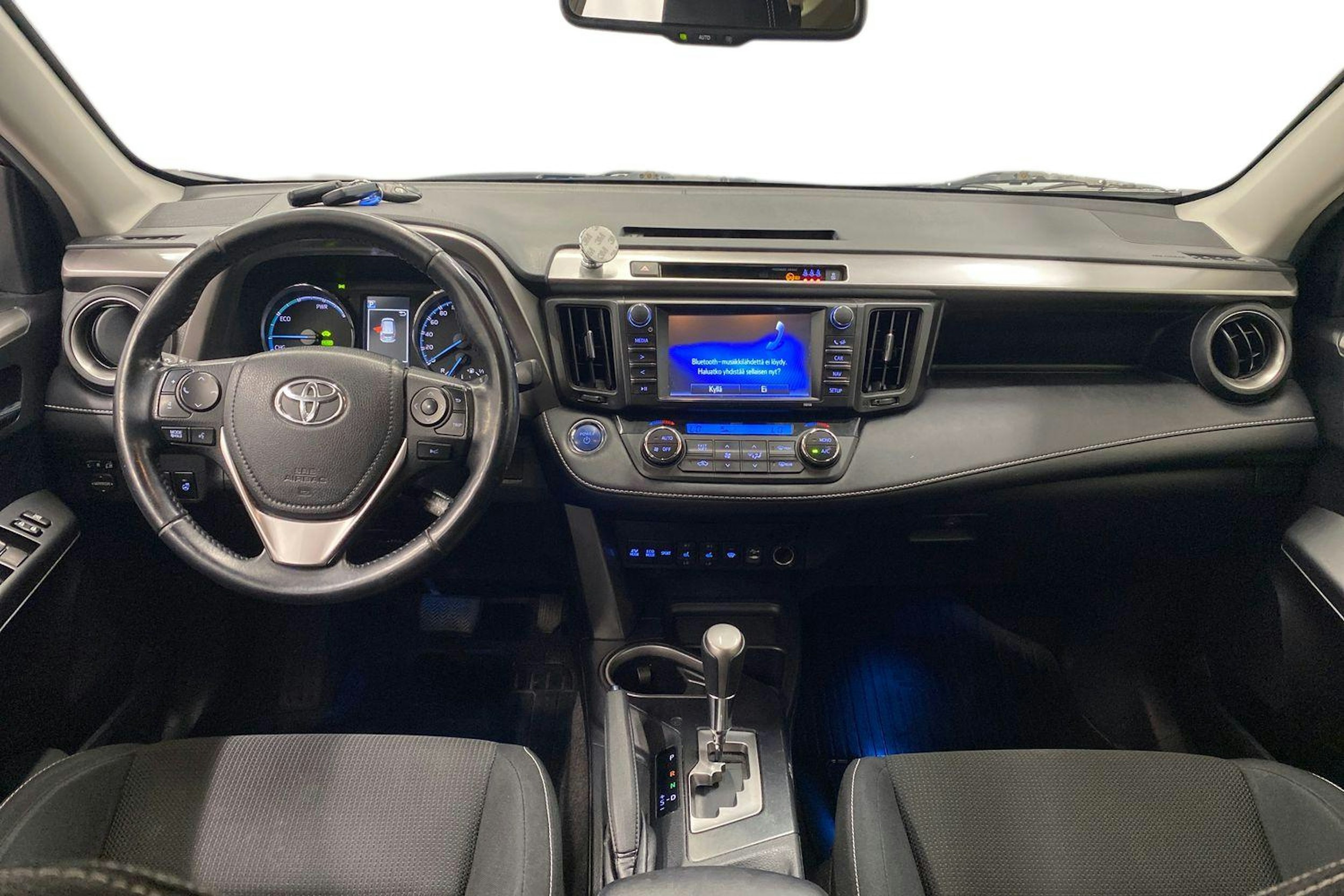 punainen Toyota RAV4 2017 kuva 9.