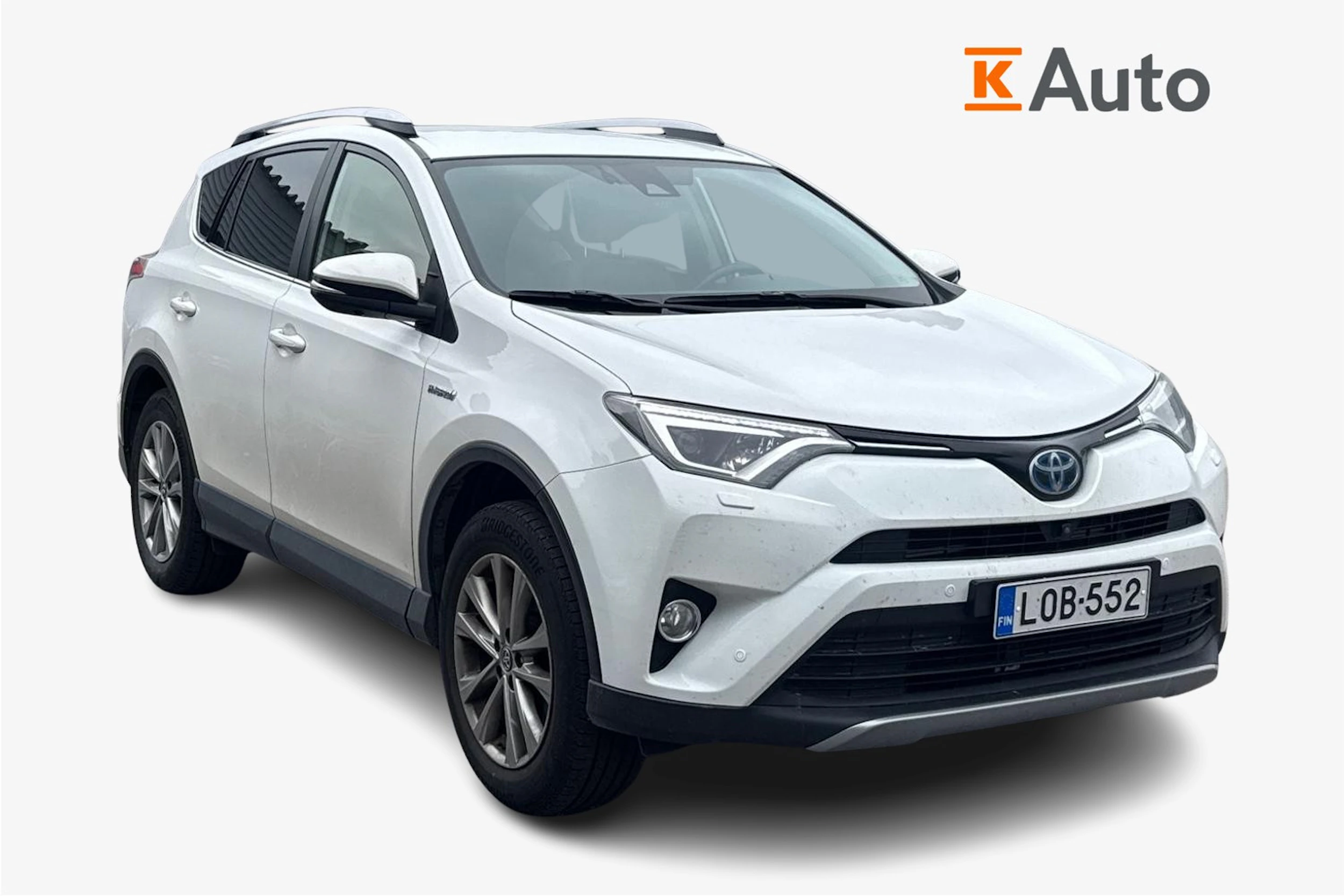 valkoinen Toyota RAV4 2017 kuva 1.