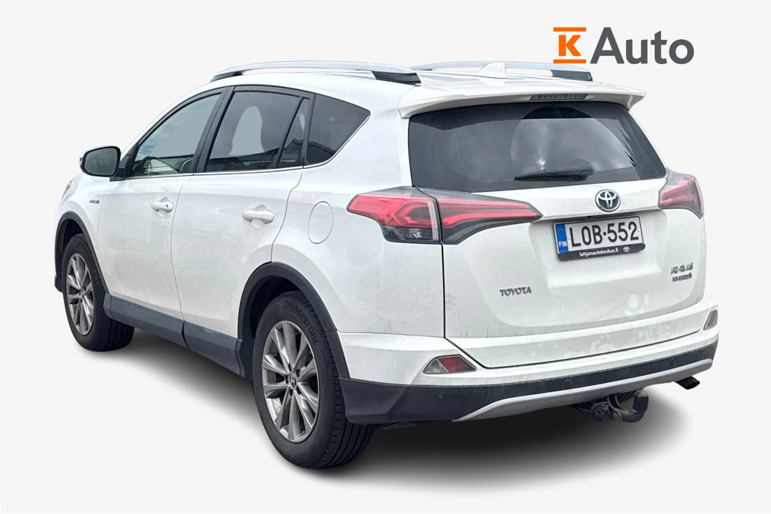 valkoinen Toyota RAV4 2017 kuva 2.