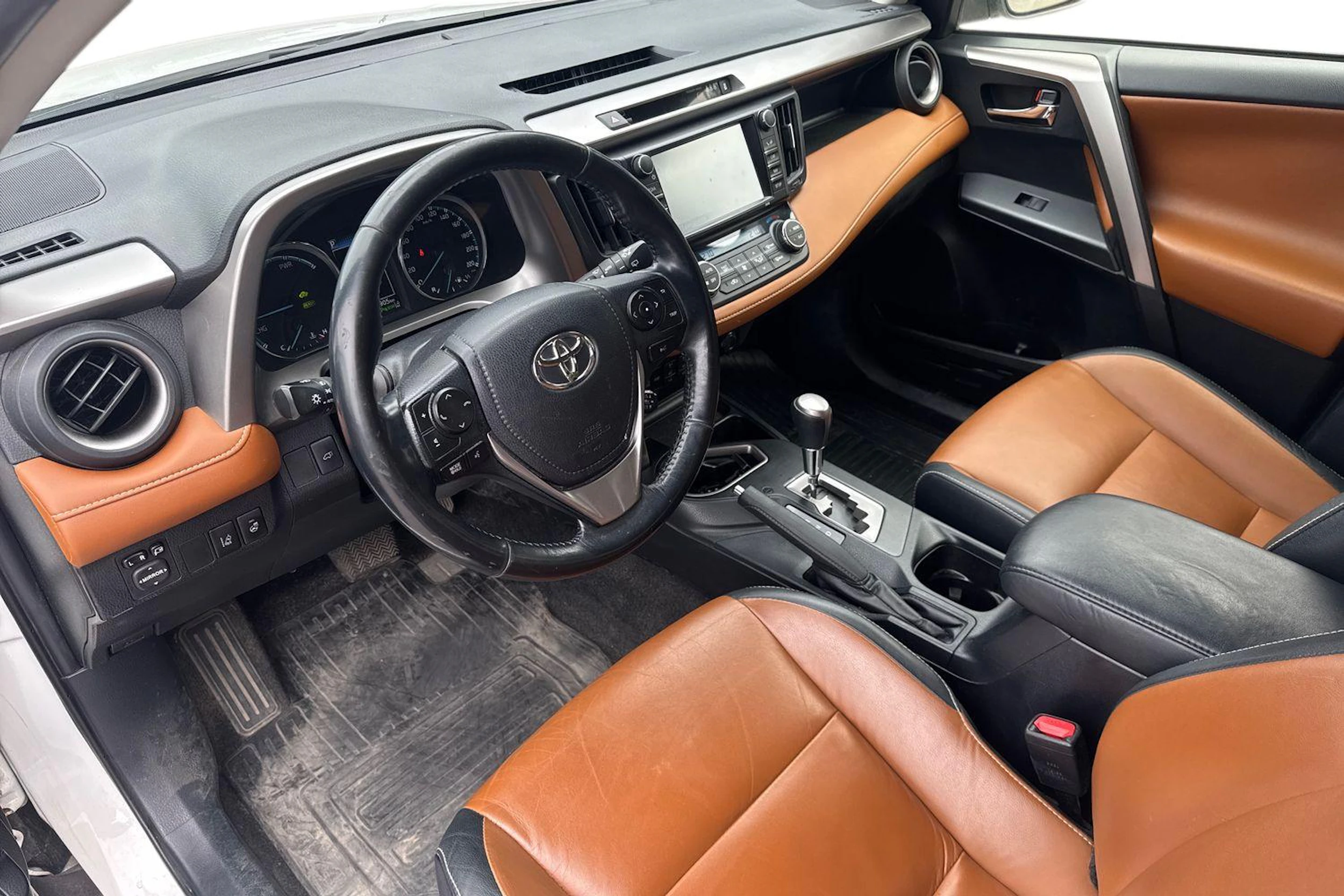 valkoinen Toyota RAV4 2017 kuva 3.