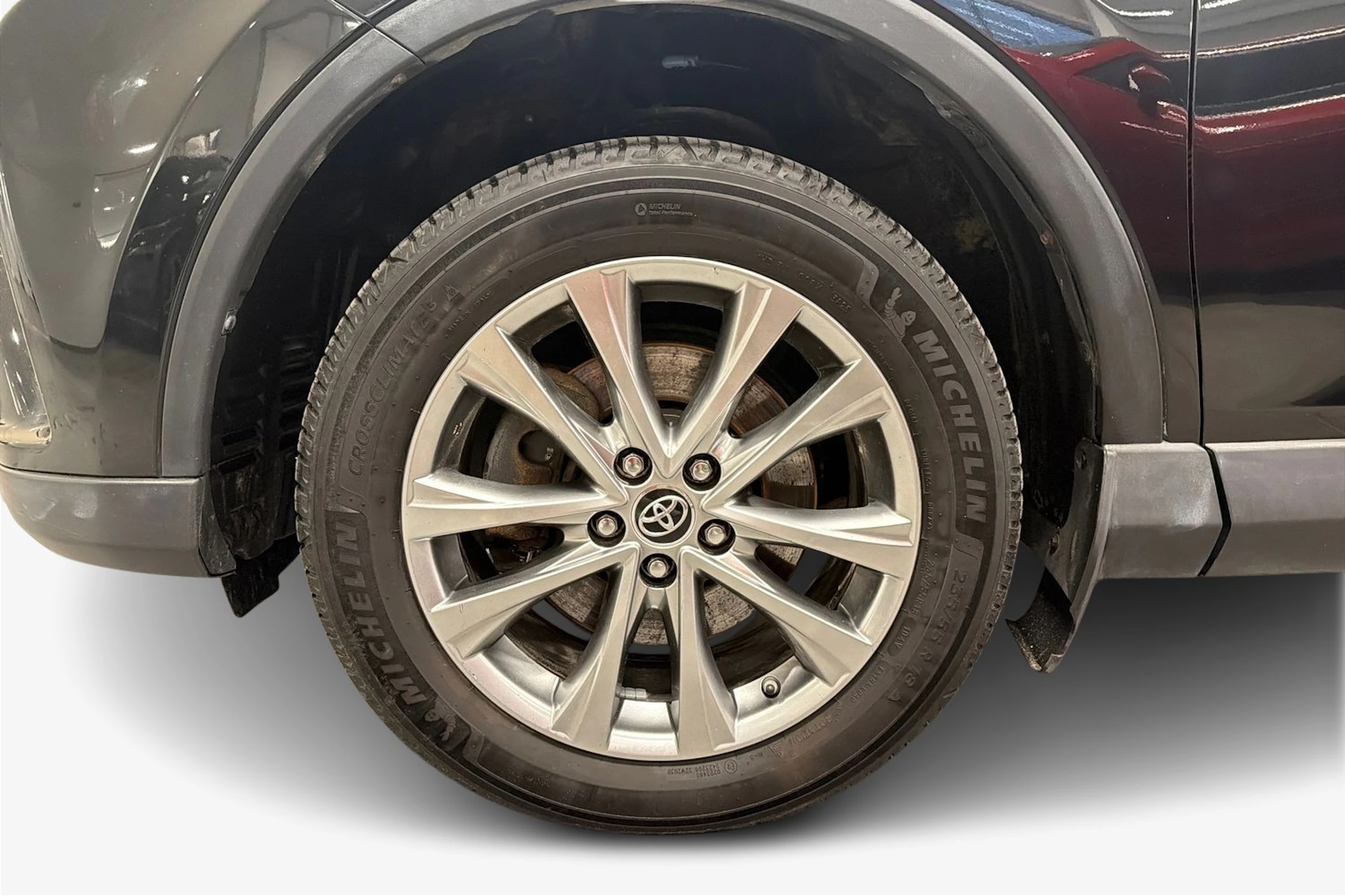 musta Toyota RAV4 2017 kuva 9.