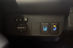 musta Toyota RAV4 2017 kuva 13.