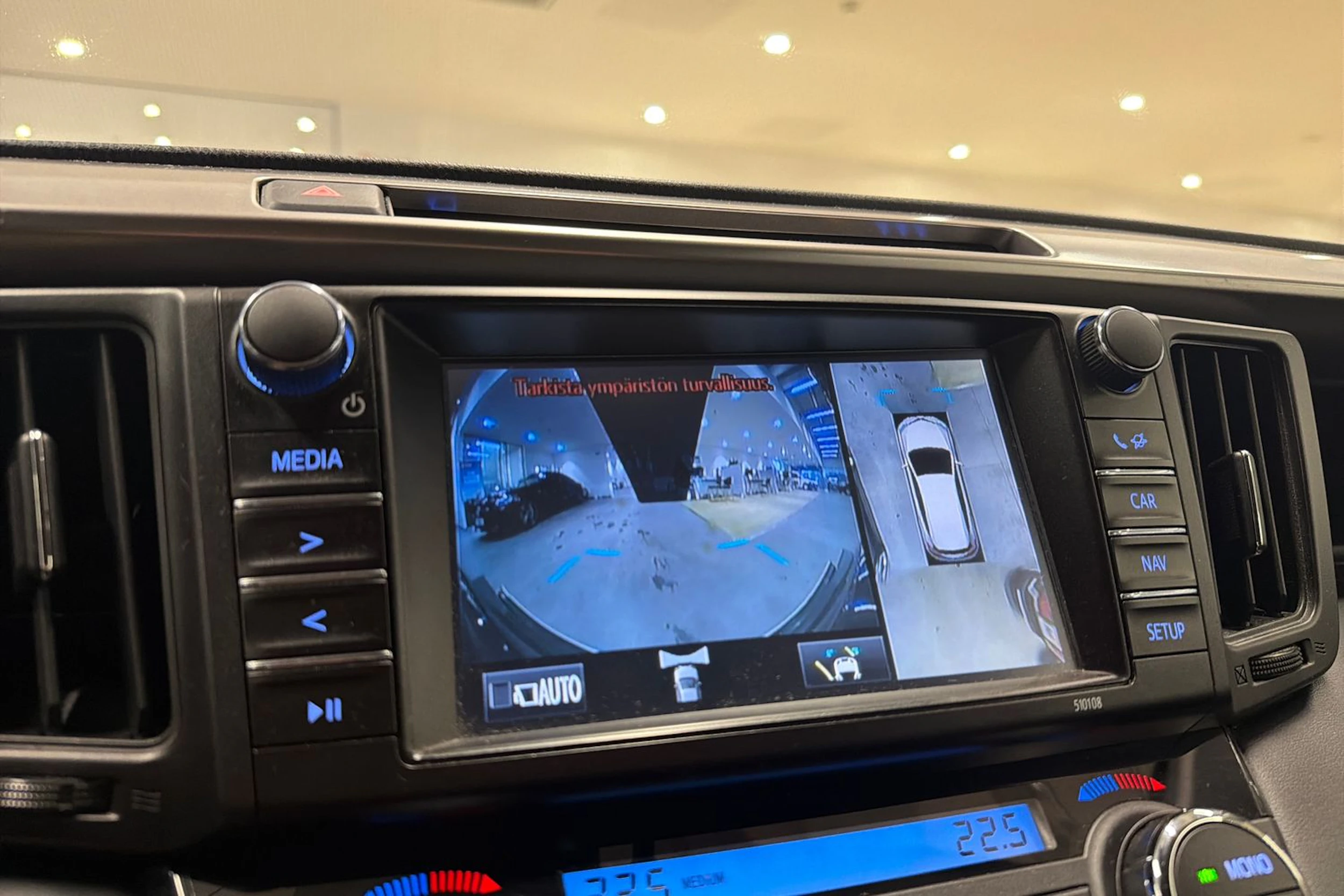 musta Toyota RAV4 2017 kuva 15.