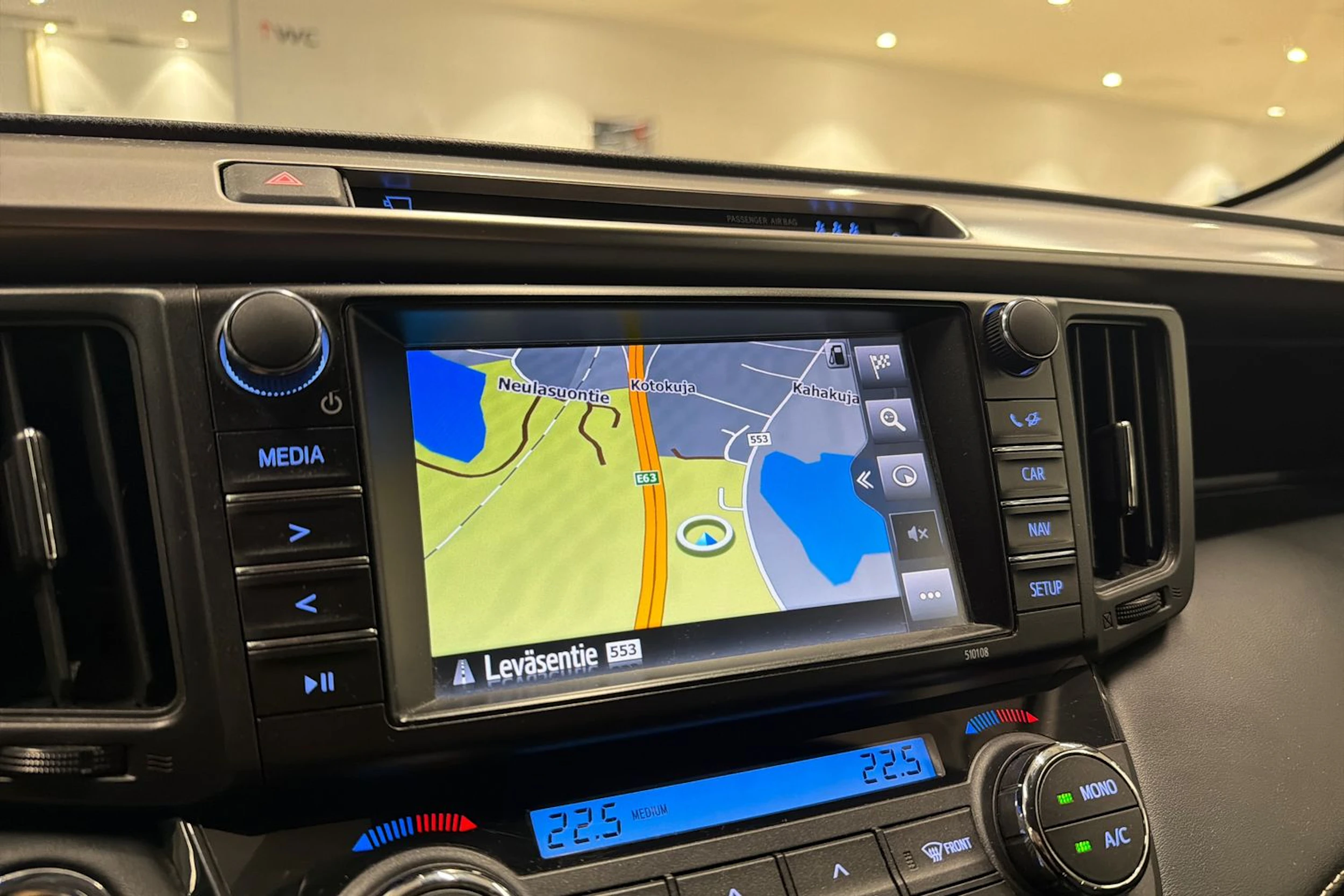 musta Toyota RAV4 2017 kuva 16.