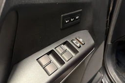 musta Toyota RAV4 2017 kuva 18.