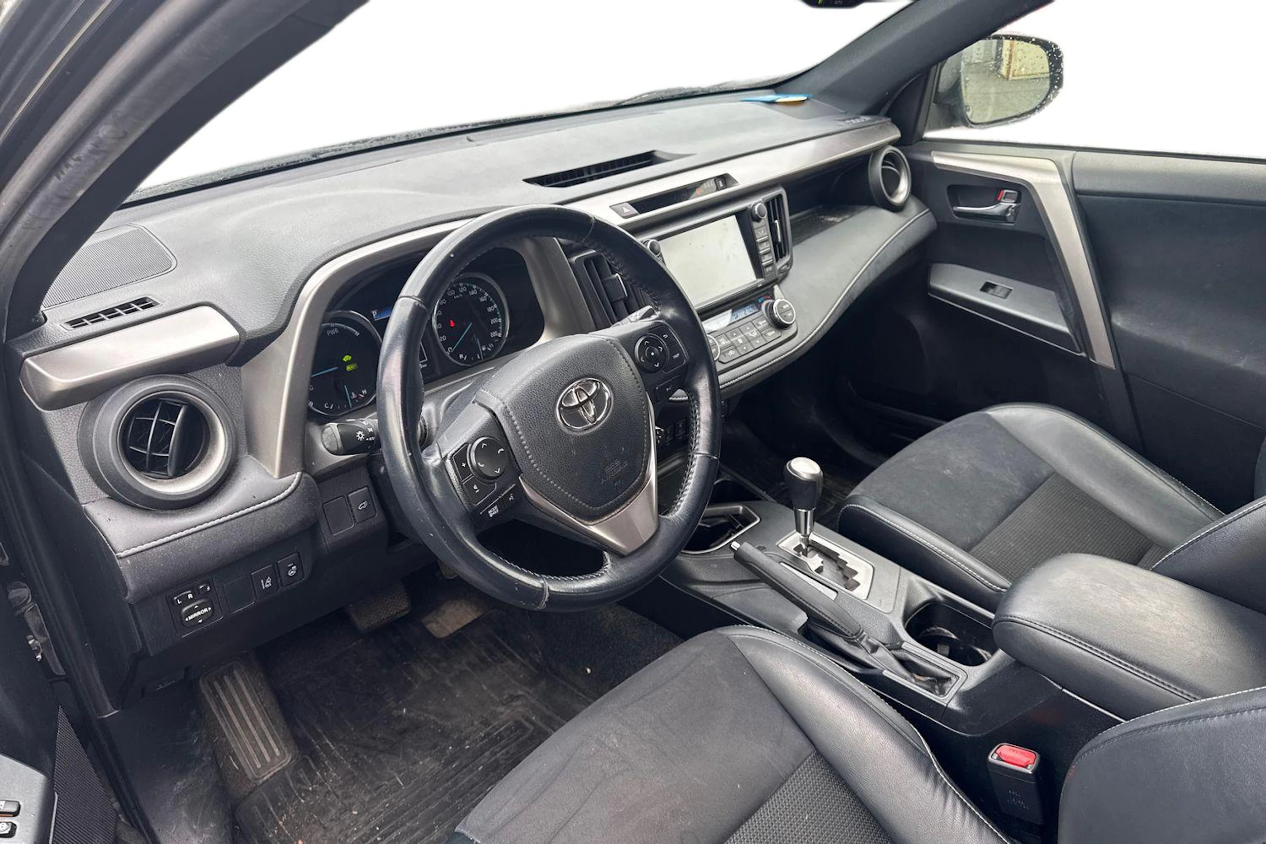 musta Toyota RAV4 2017 kuva 3.